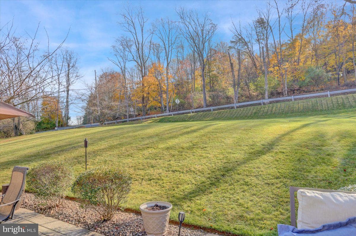 15 Pickwick Place photo 55