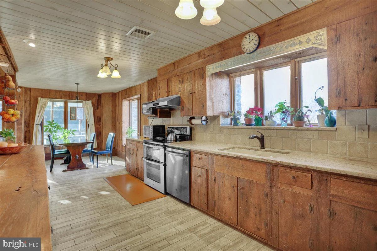 165 Nursery Road photo 8