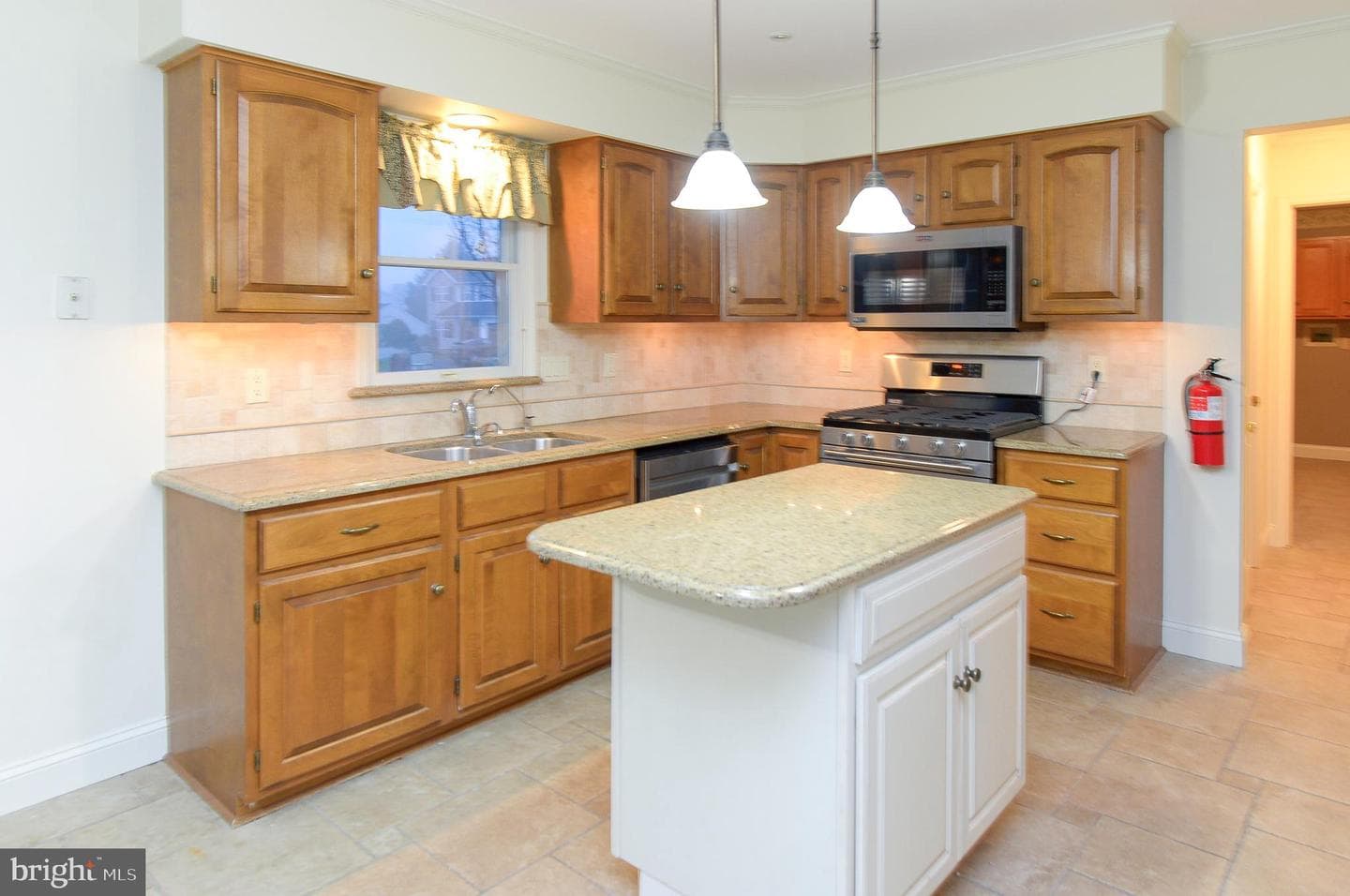 249 Keats Drive photo 12