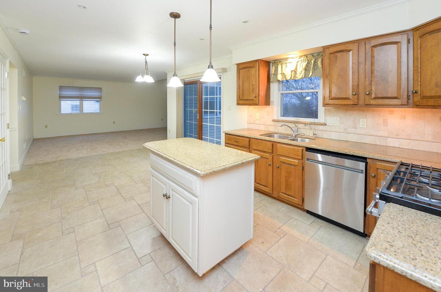 249 Keats Drive photo 18