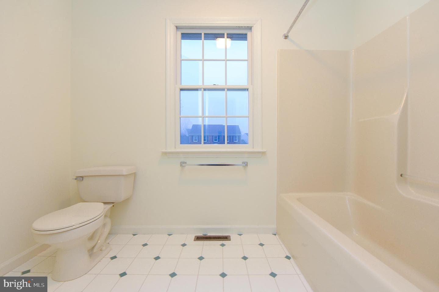 249 Keats Drive photo 27