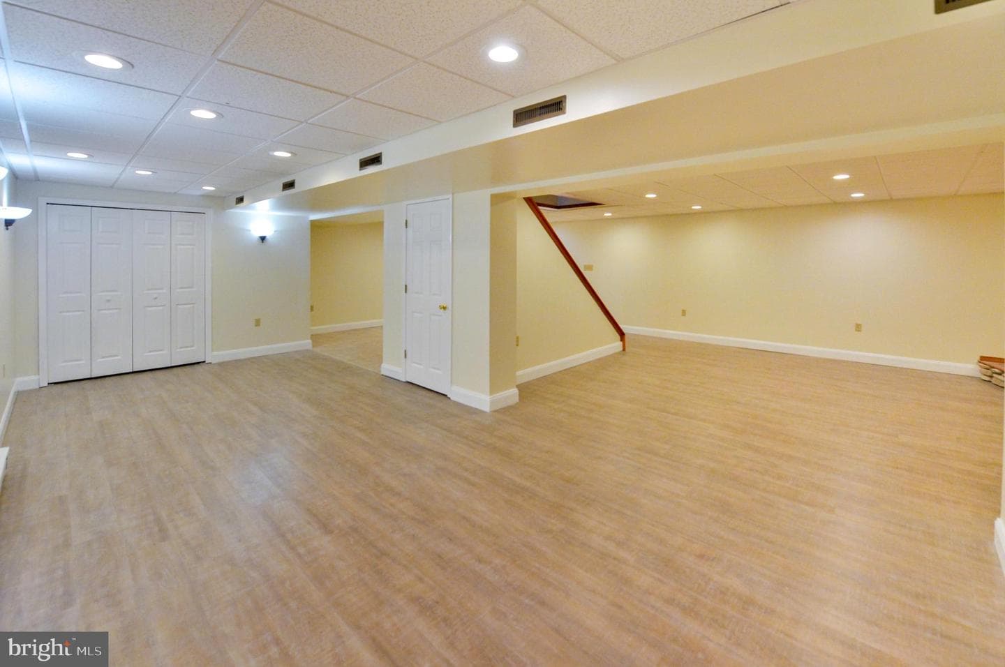 249 Keats Drive photo 32