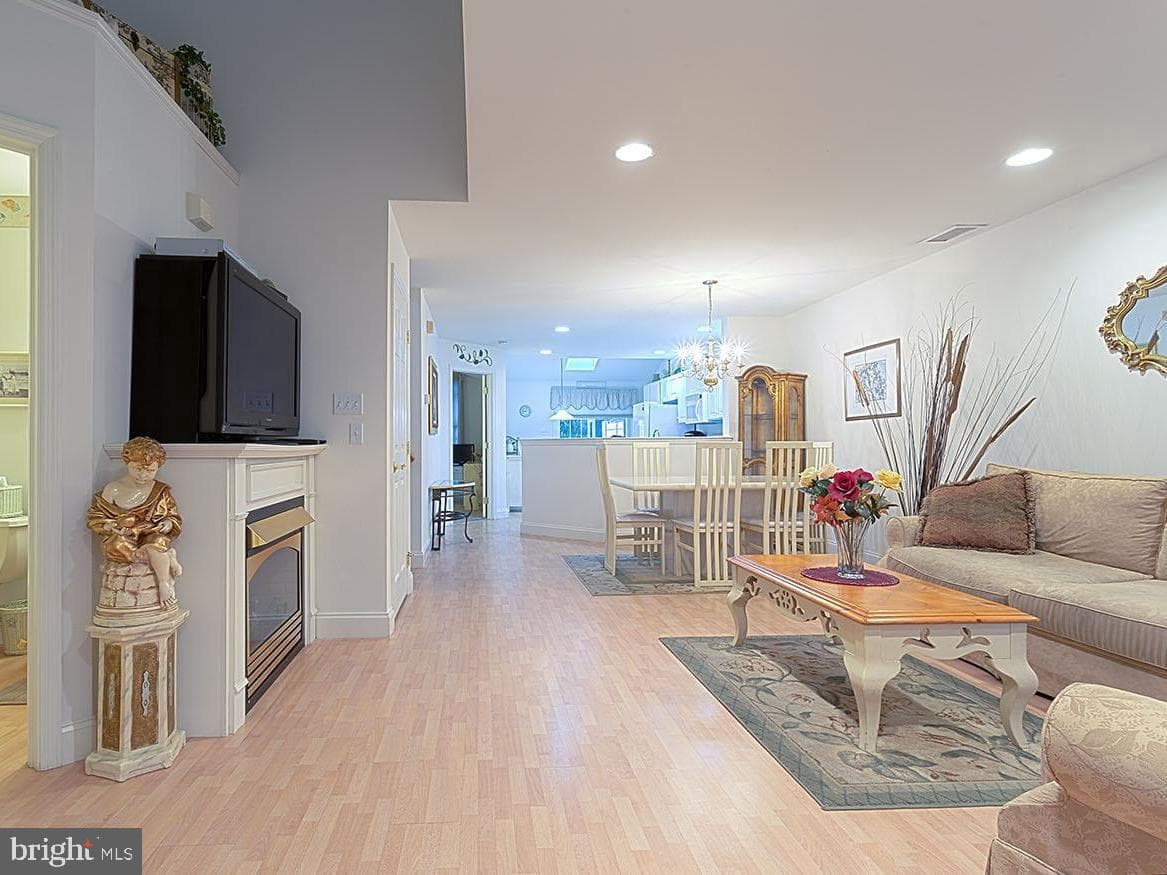 514 Oak Hill Lane photo 3