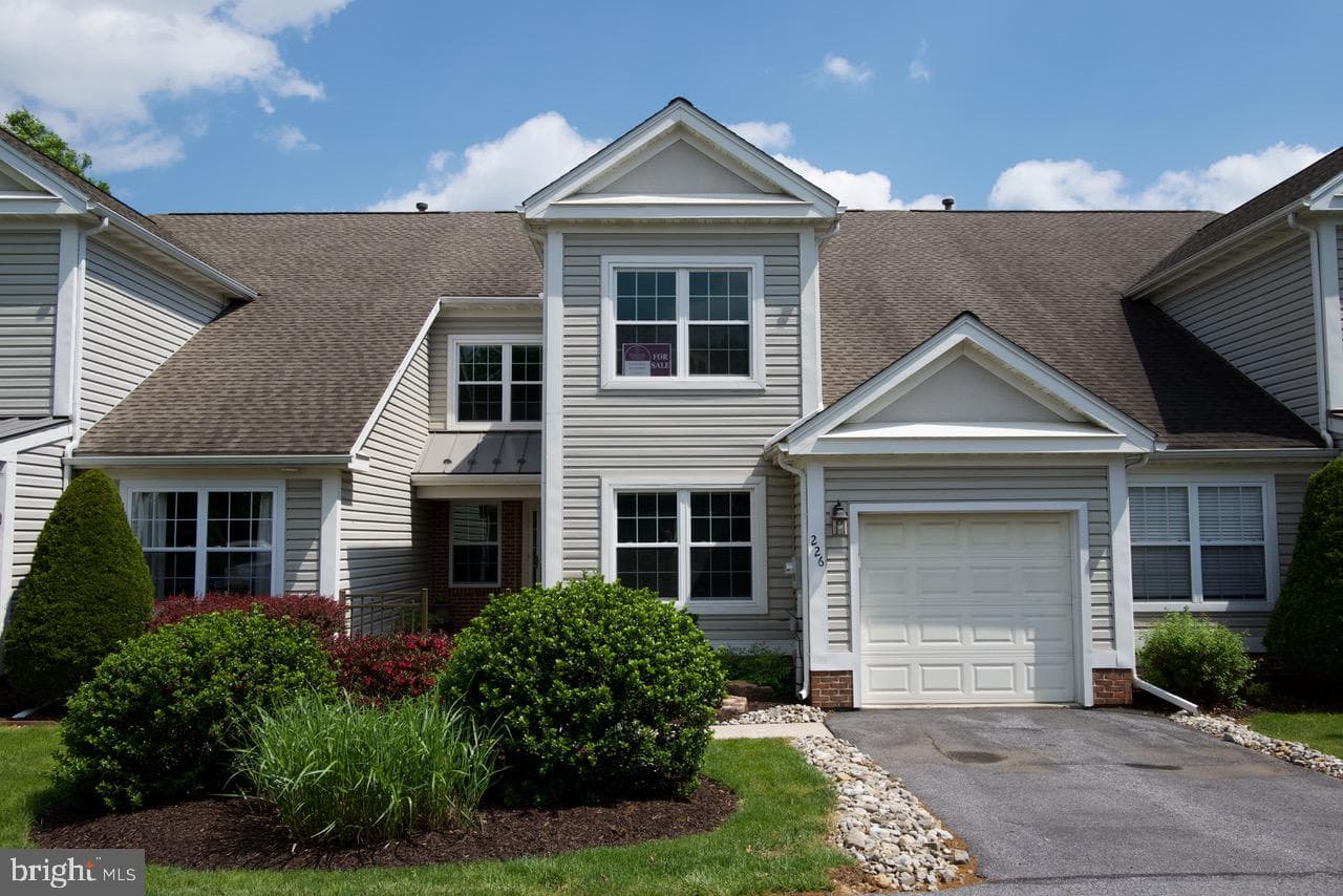 226 Oak Hill Lane photo 2