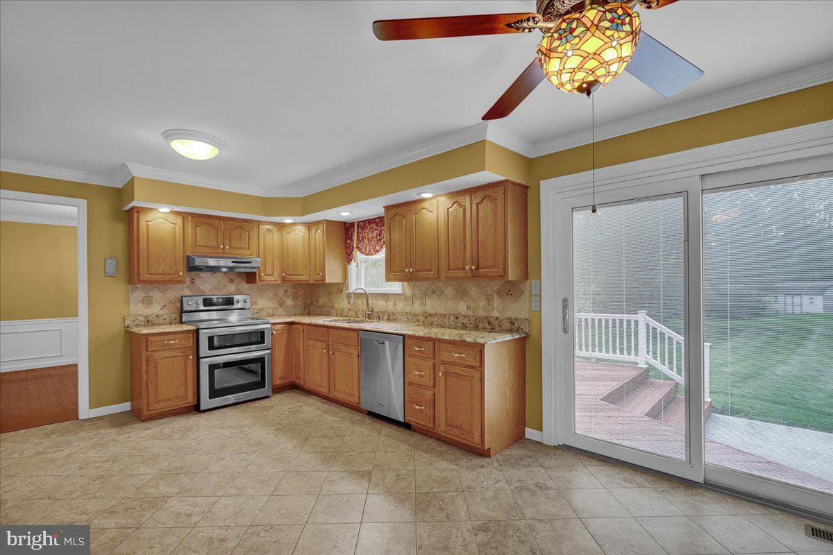 147 Fox Hill Drive photo 9