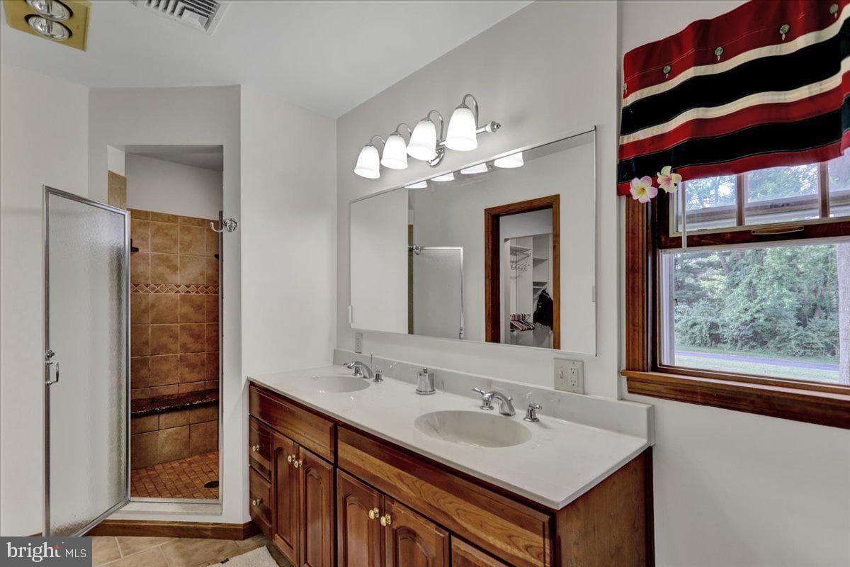 831 N Church Road photo 21