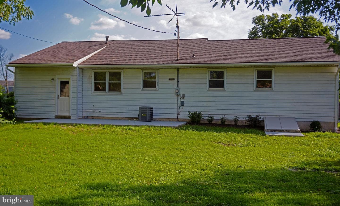 733 Fernwood Drive photo 24
