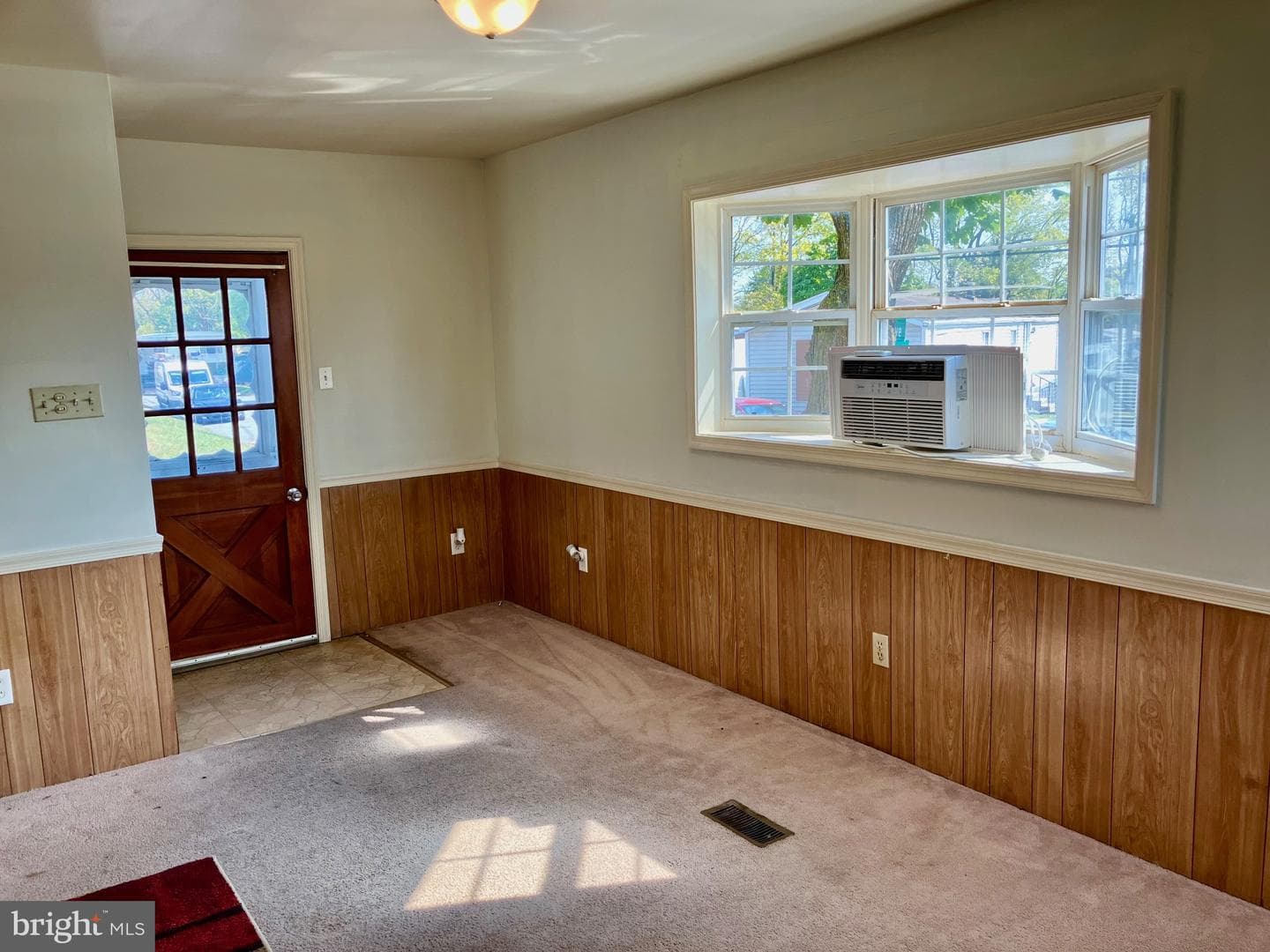 119 Dennis Avenue photo 10