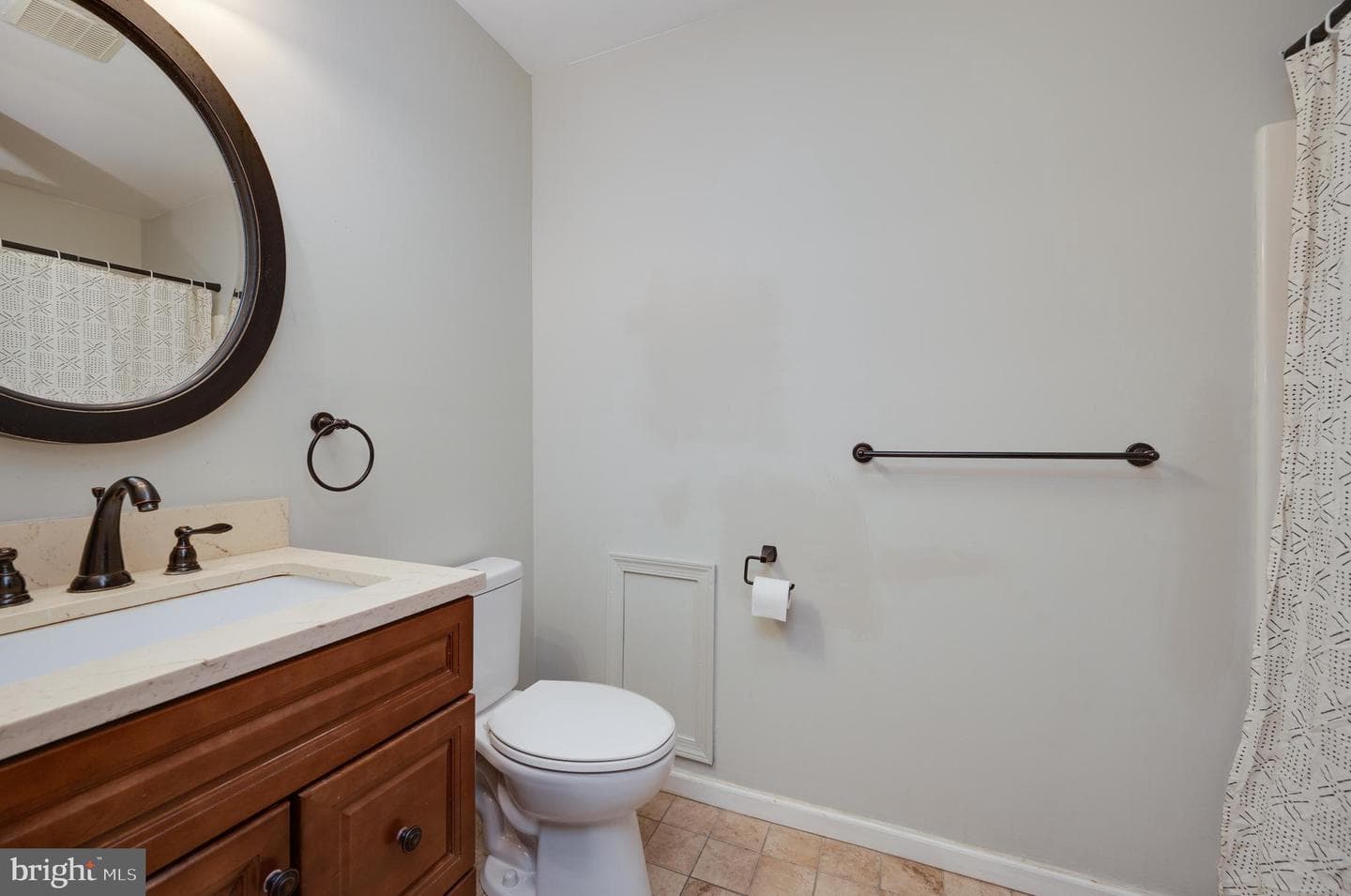111 Canberra Court photo 26