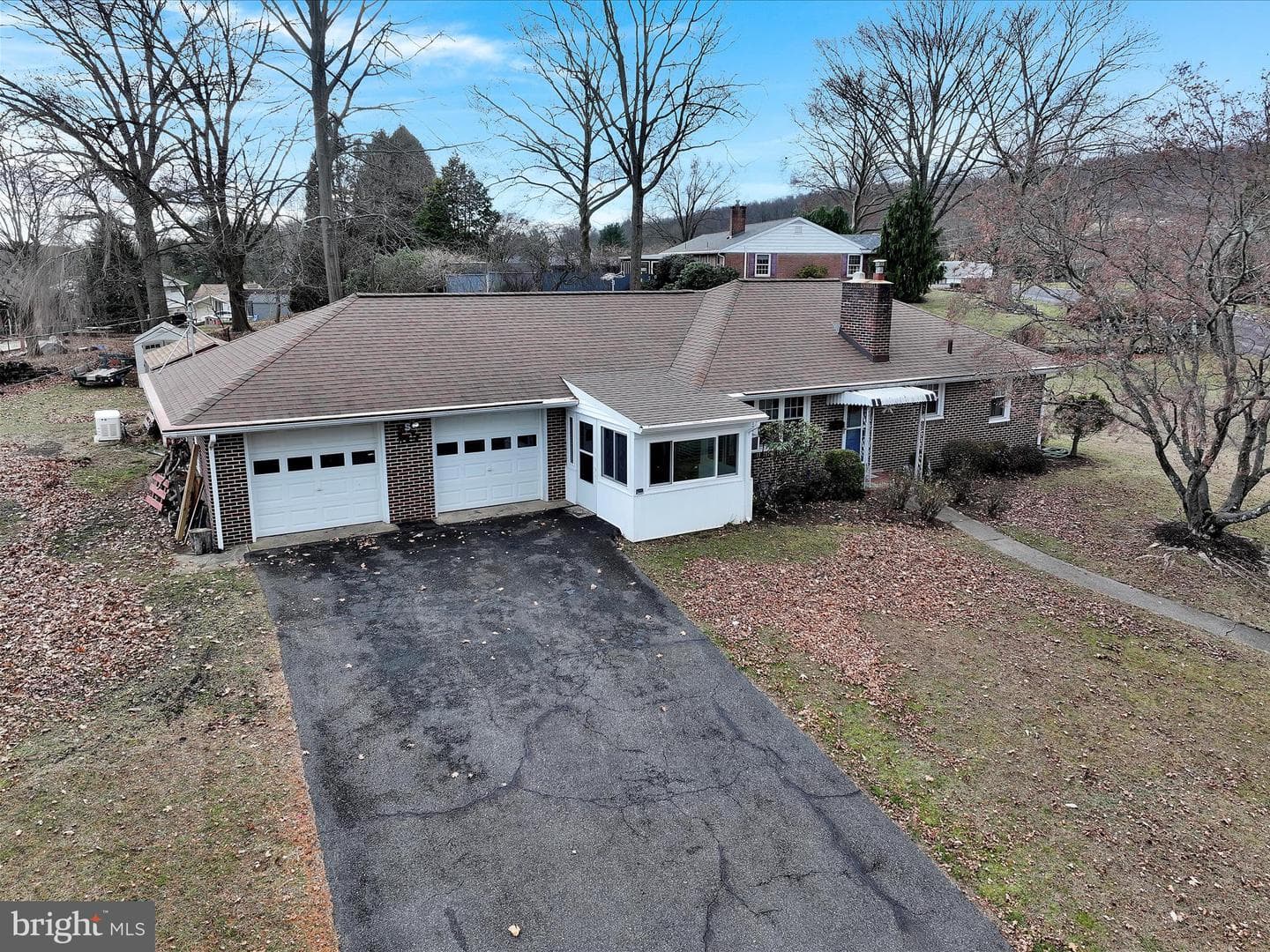 2 Arrowhead Avenue photo 4