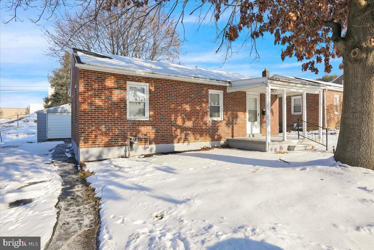 29 Girard Avenue photo 16