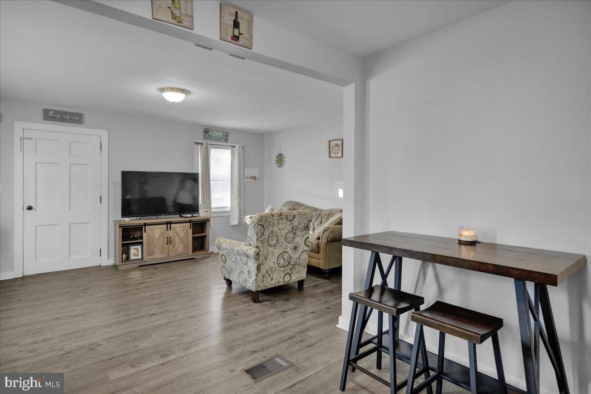 29 Girard Avenue photo 7