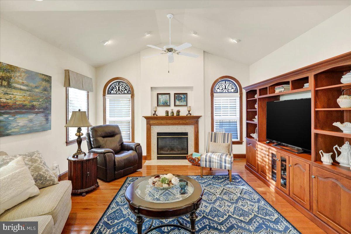 3304 Harwood Lane photo 10