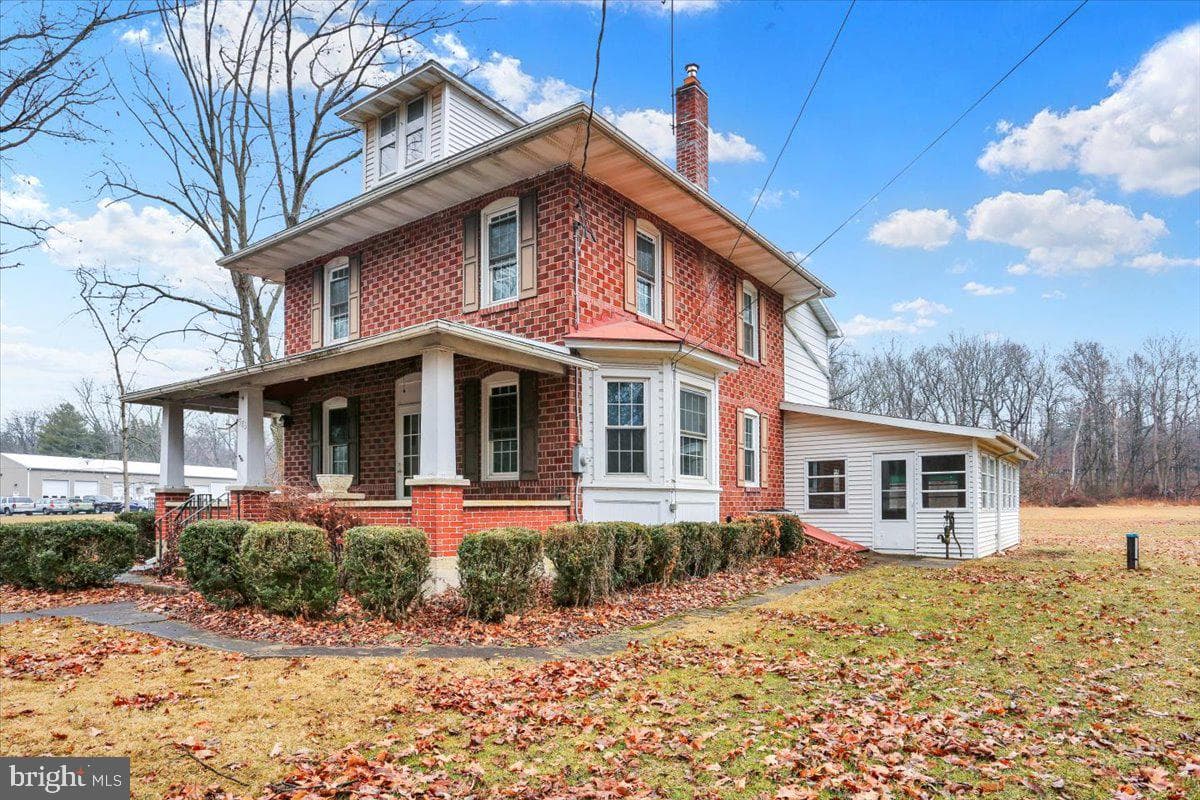 583 Mohrsville Road photo 4
