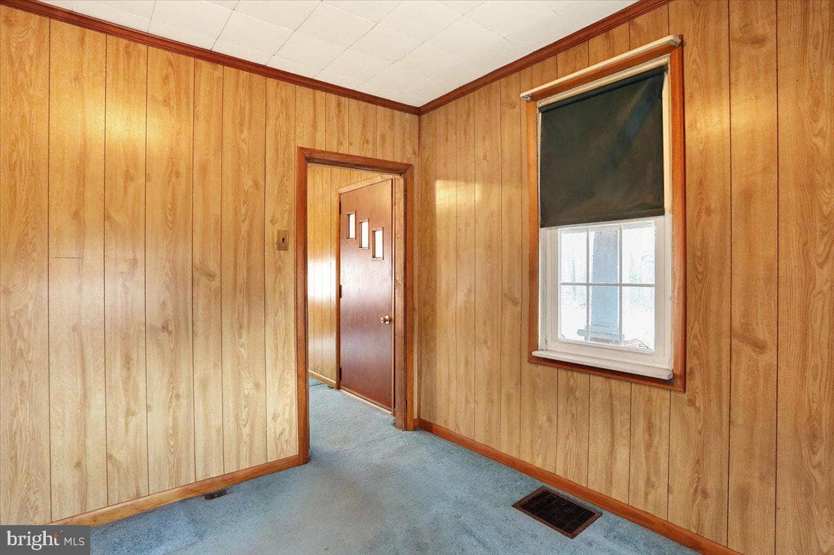 583 Mohrsville Road photo 9