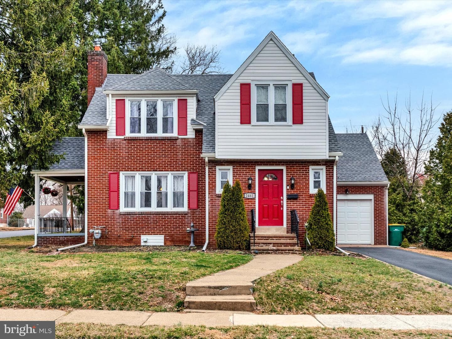 2461 Garfield Avenue photo 2