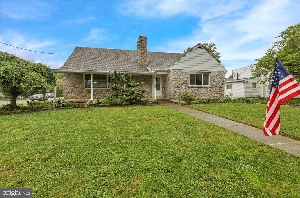160 W 48th Street photo 1