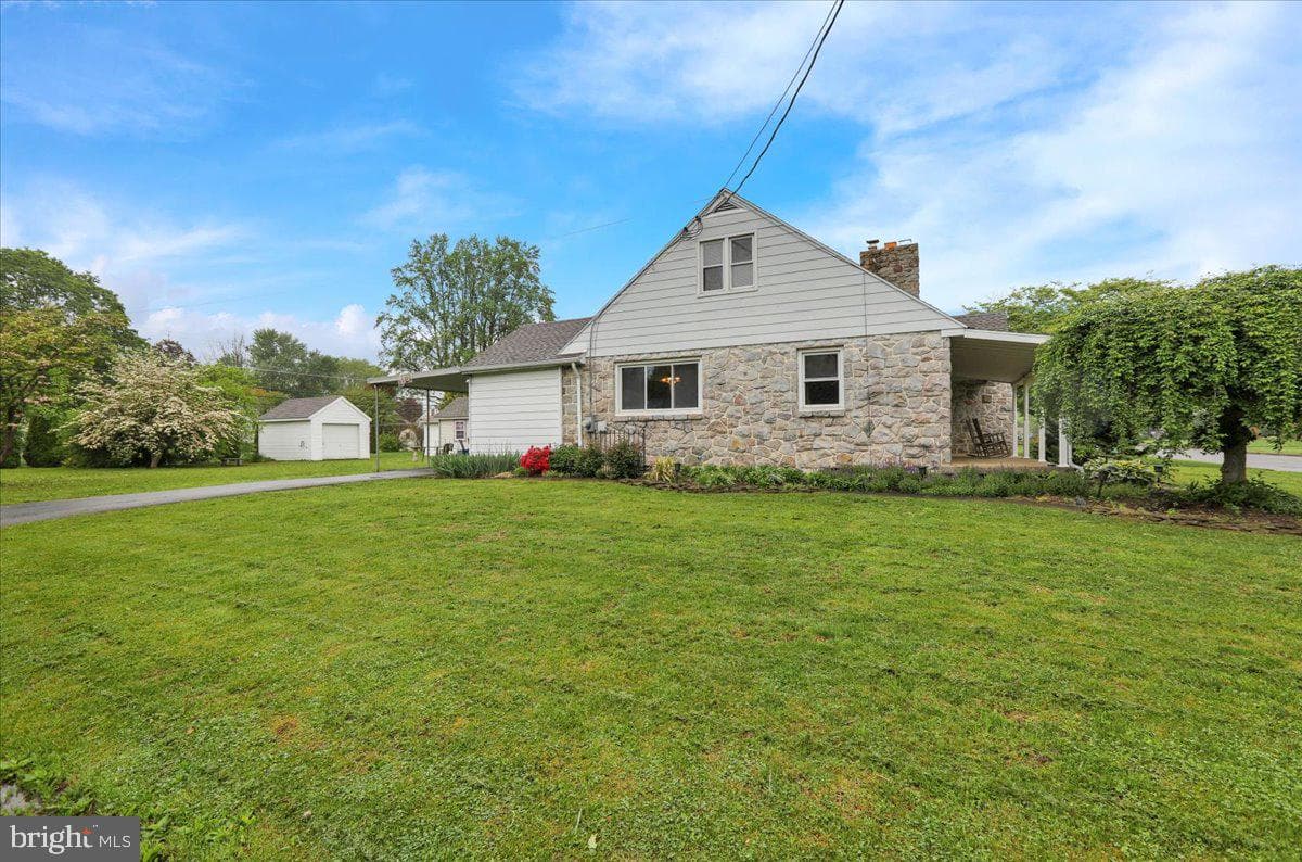 160 W 48th Street photo 33