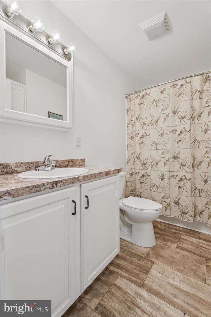 20 Daphne Court photo 13