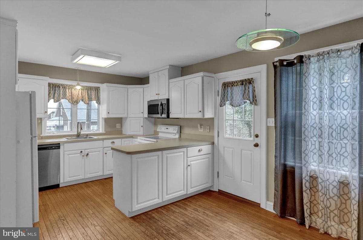 1403 College Avenue photo 18
