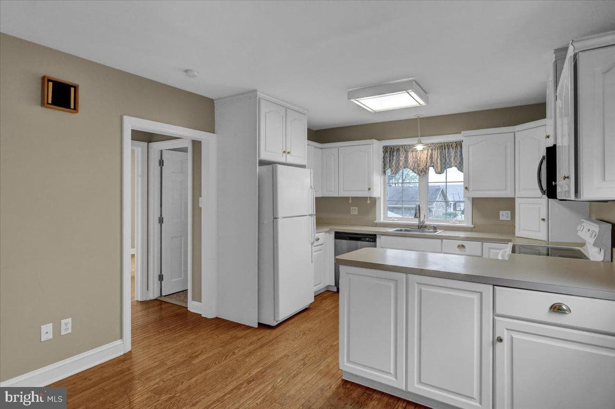 1403 College Avenue photo 19