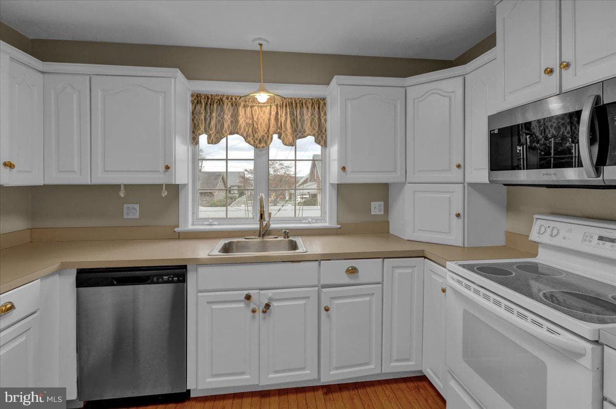 1403 College Avenue photo 21
