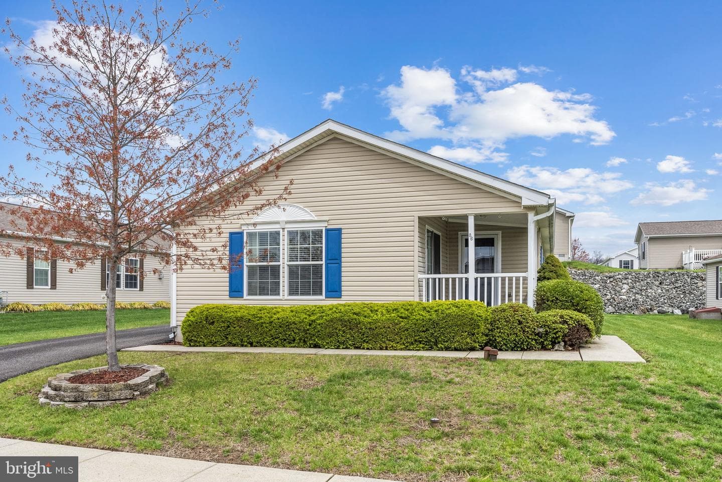 86 Westin Road photo 2