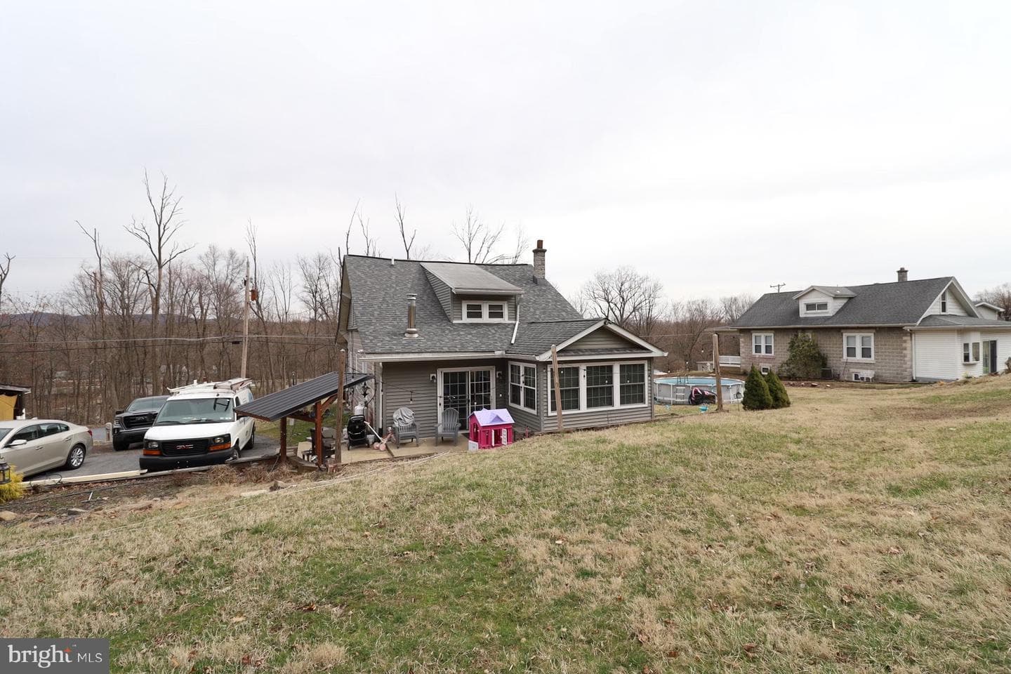 138 Seyfert Drive photo 2