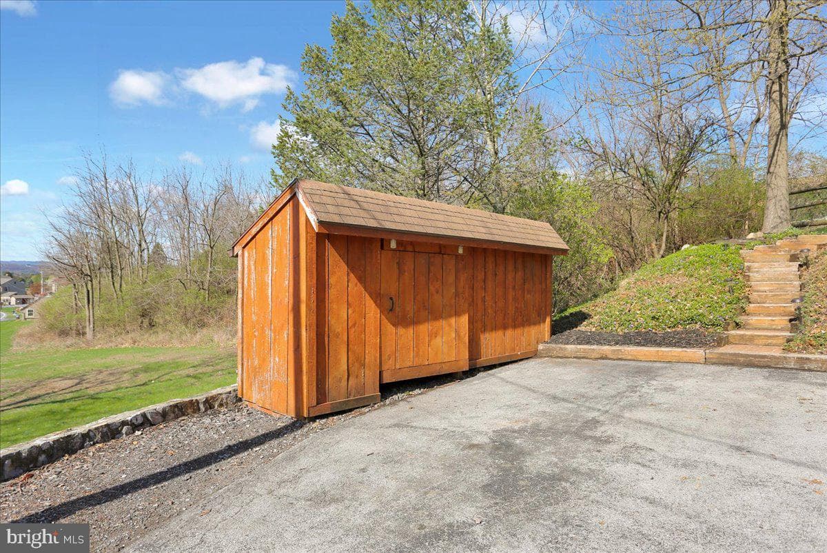 1032 W Leesport Road photo 38