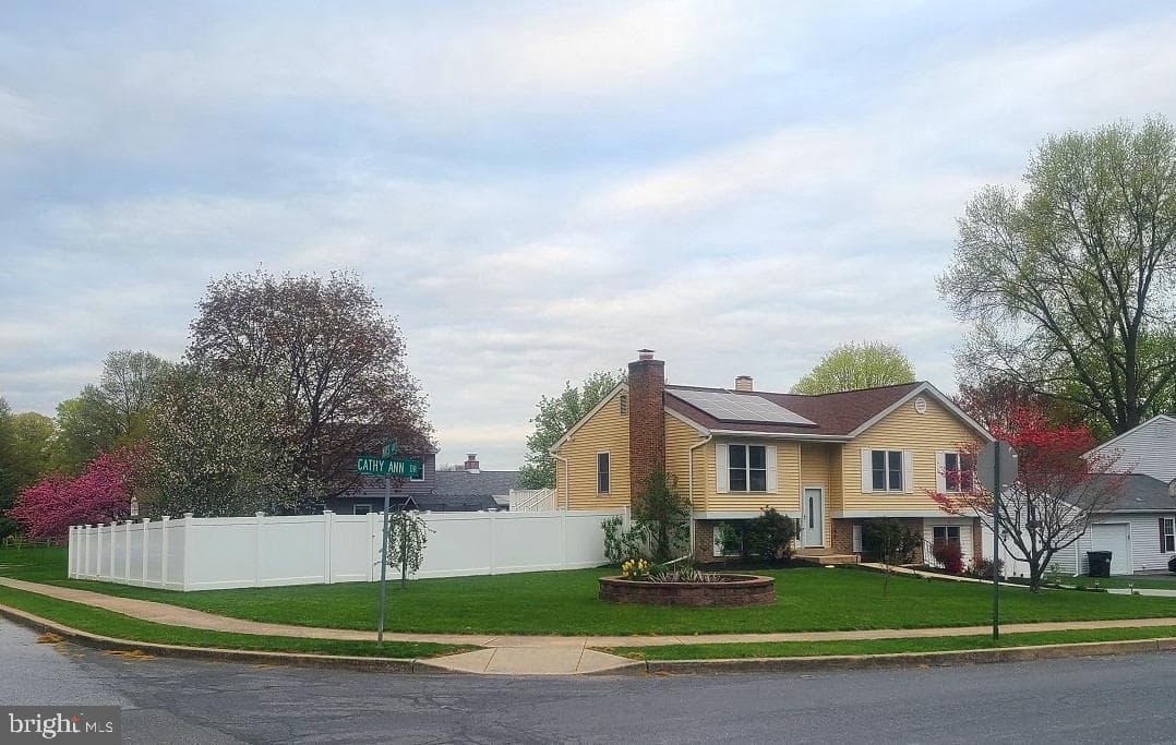 112 Cathy Ann Drive photo 2