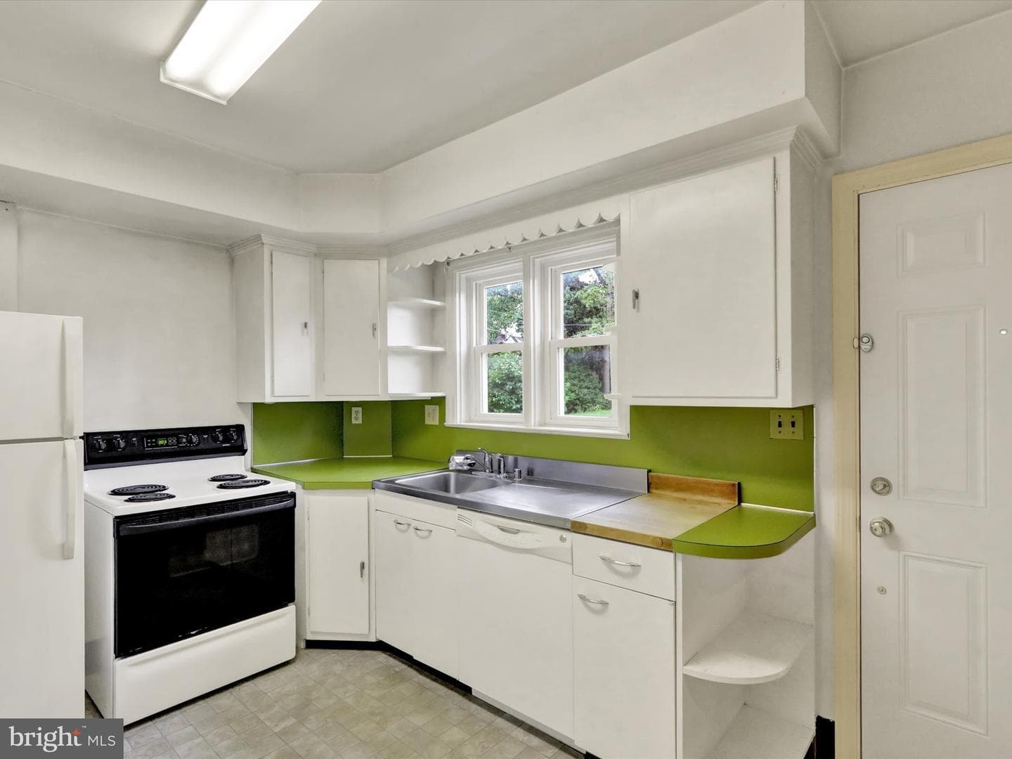 1411 College Avenue photo 5