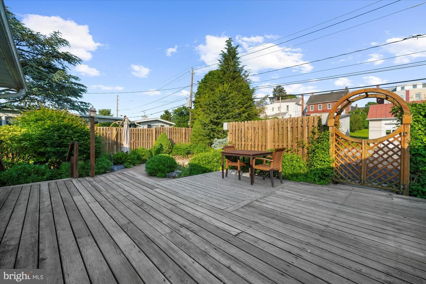 464 E Walnut Street photo 30