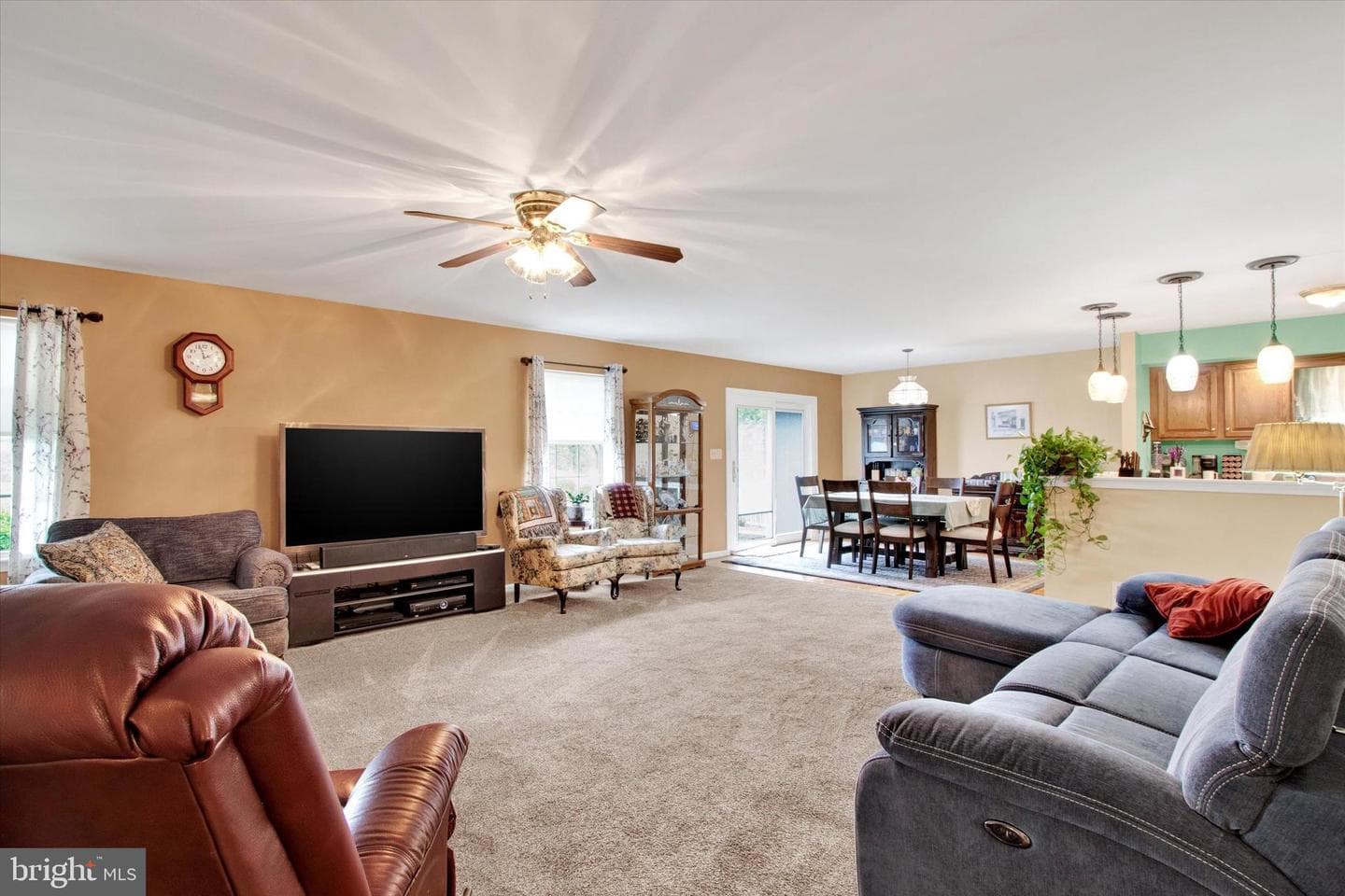 60 Walnut Drive W photo 10