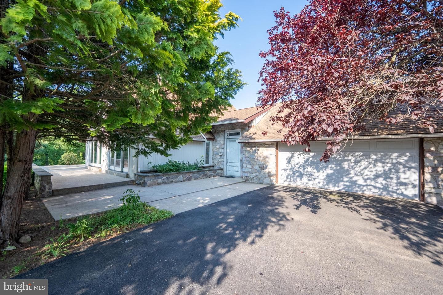 68 Knoll Circle photo 1