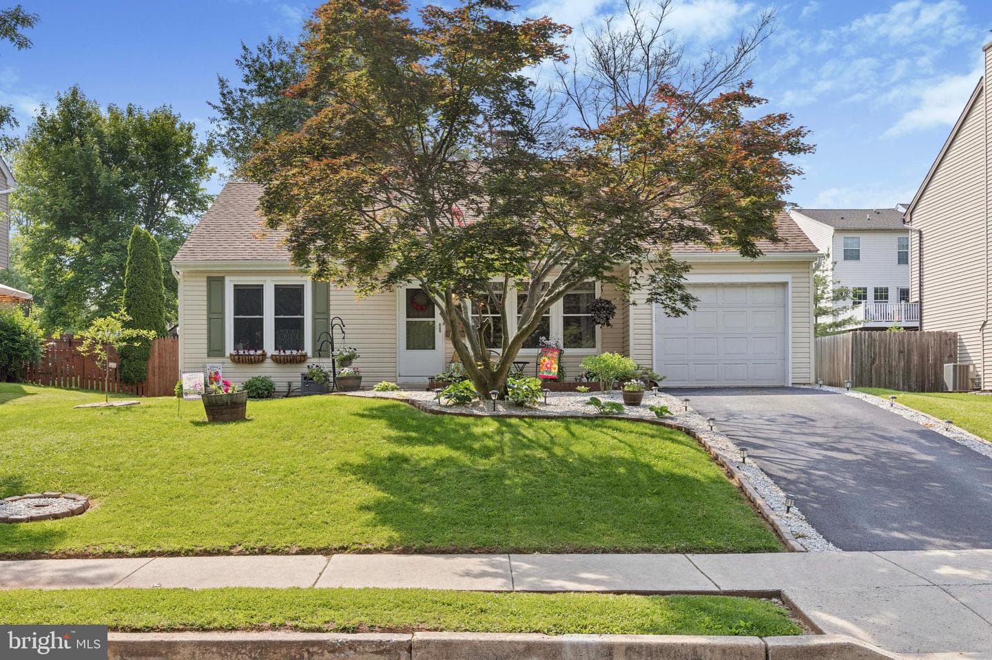 984 Rill Road photo 3