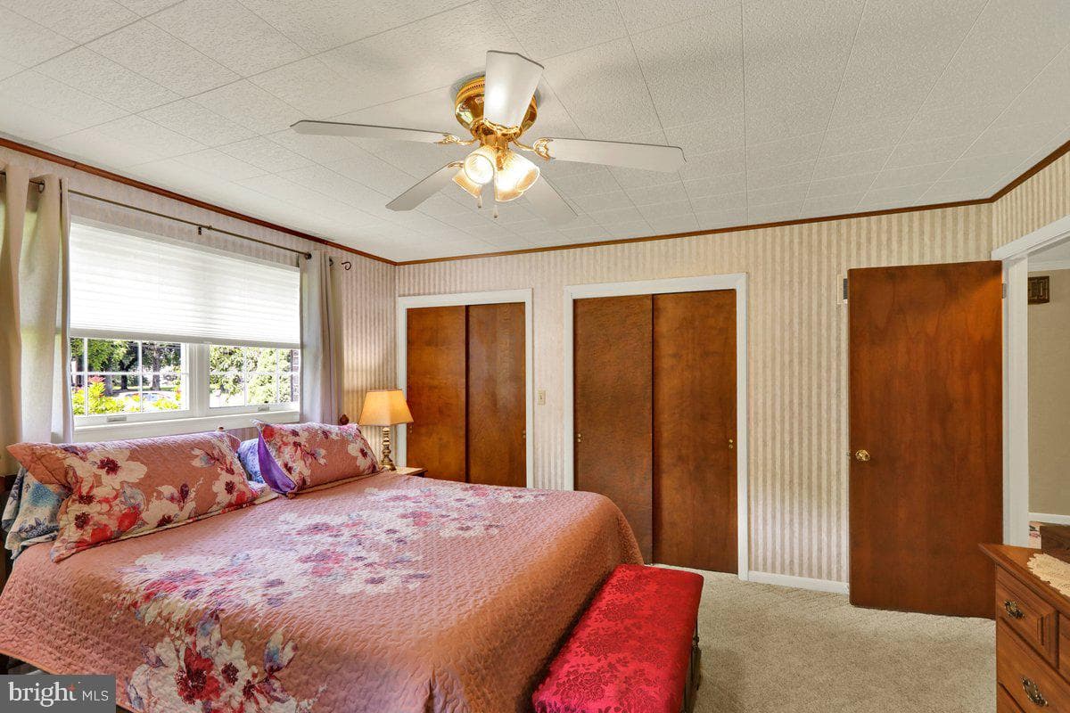 565 Shelbourne Road photo 22