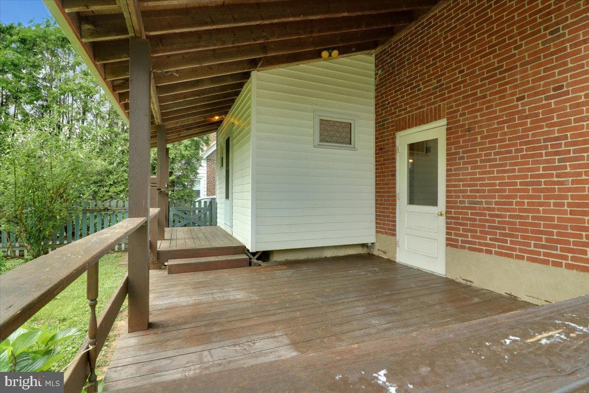 54 Norman Street photo 8