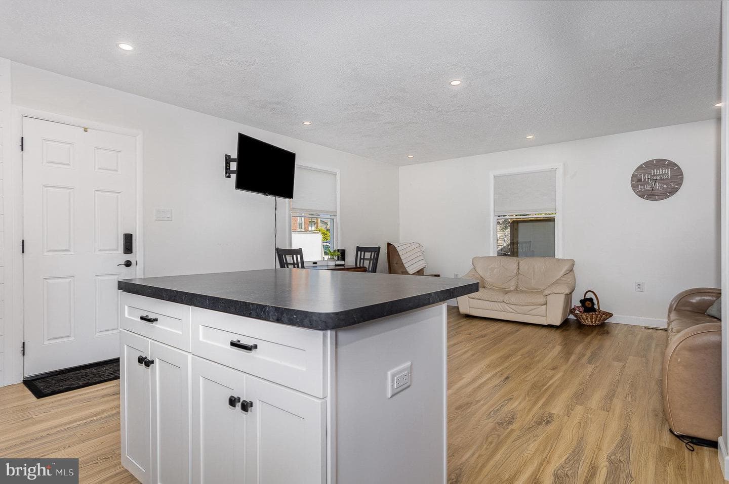 421 Carroll Street photo 8