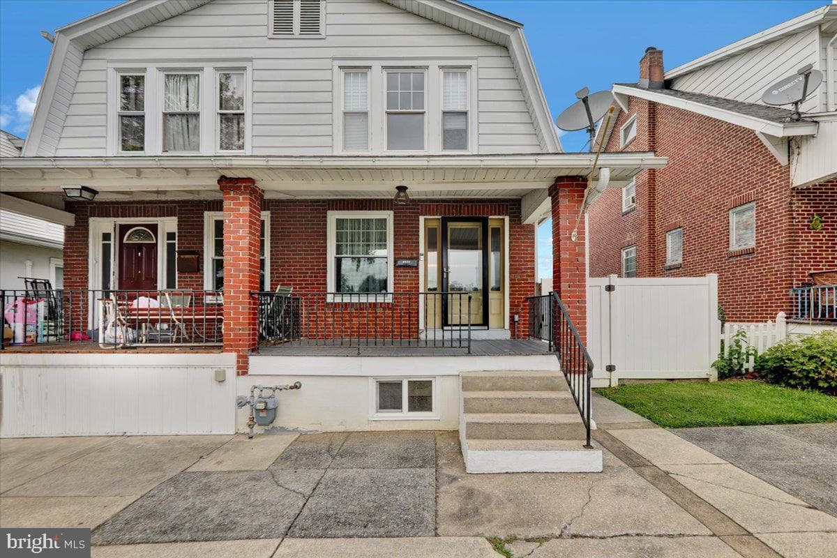 2333 Noble Street photo 2