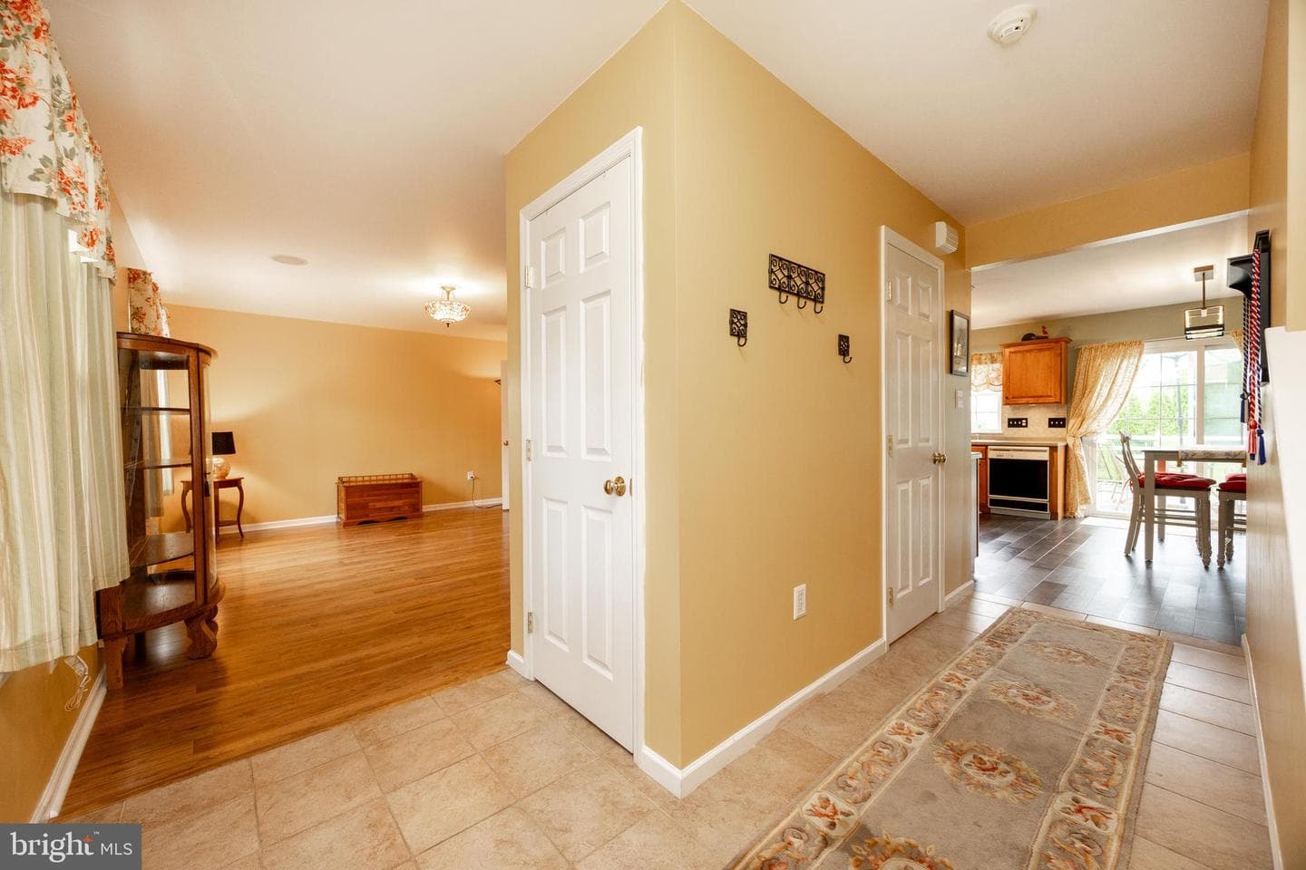 420 Appian Way photo 10