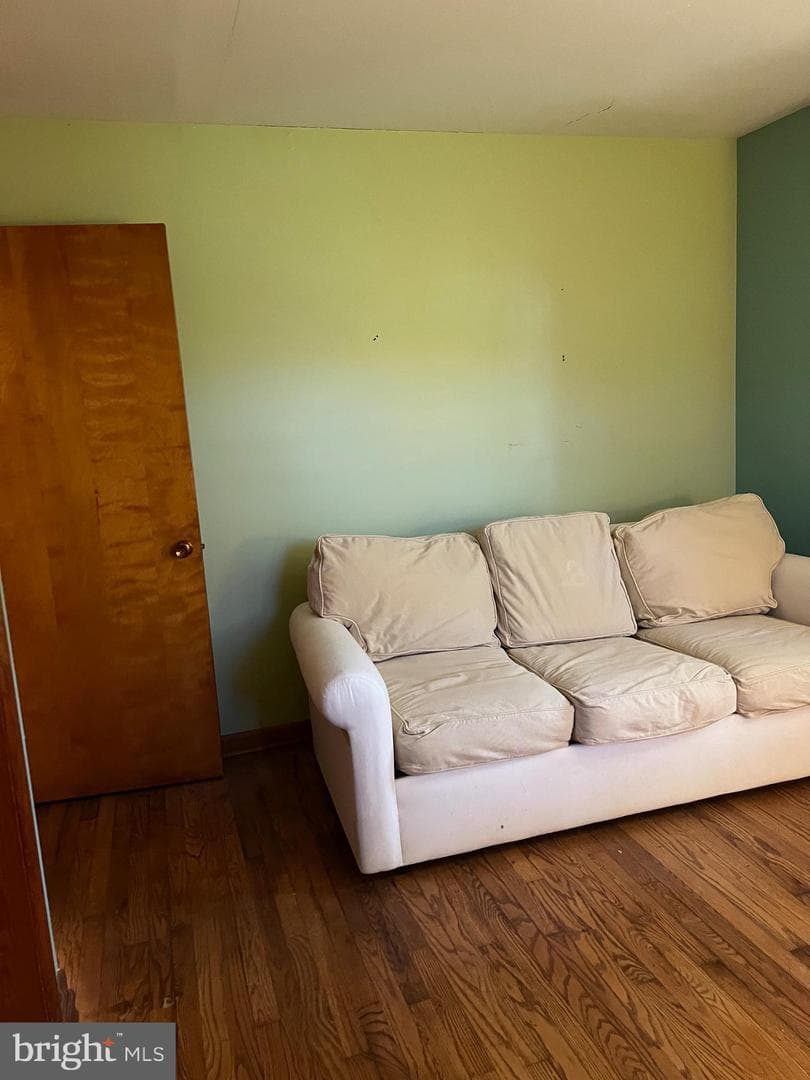436 E Walnut Street photo 9