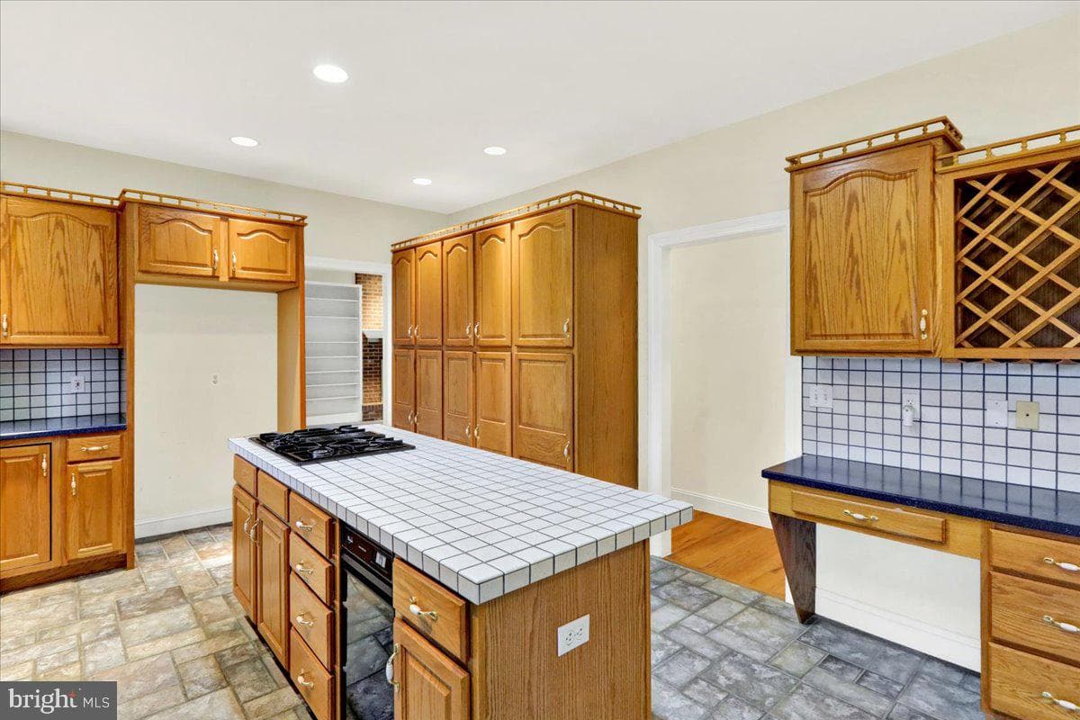 61 Grandview photo 18
