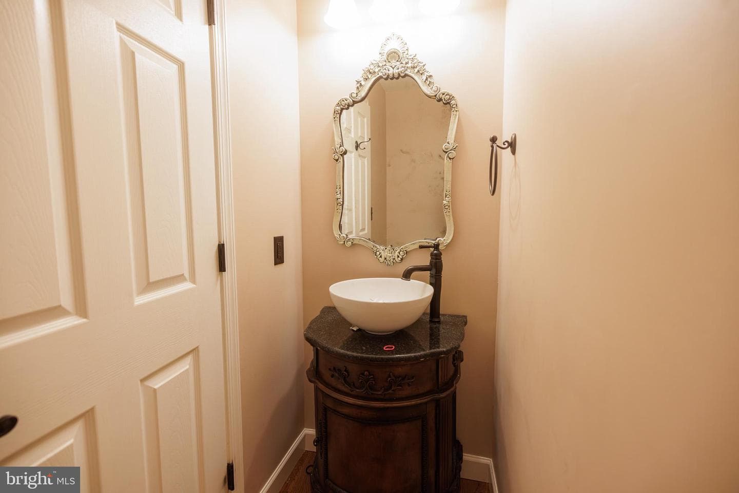 3022 Oak photo 11