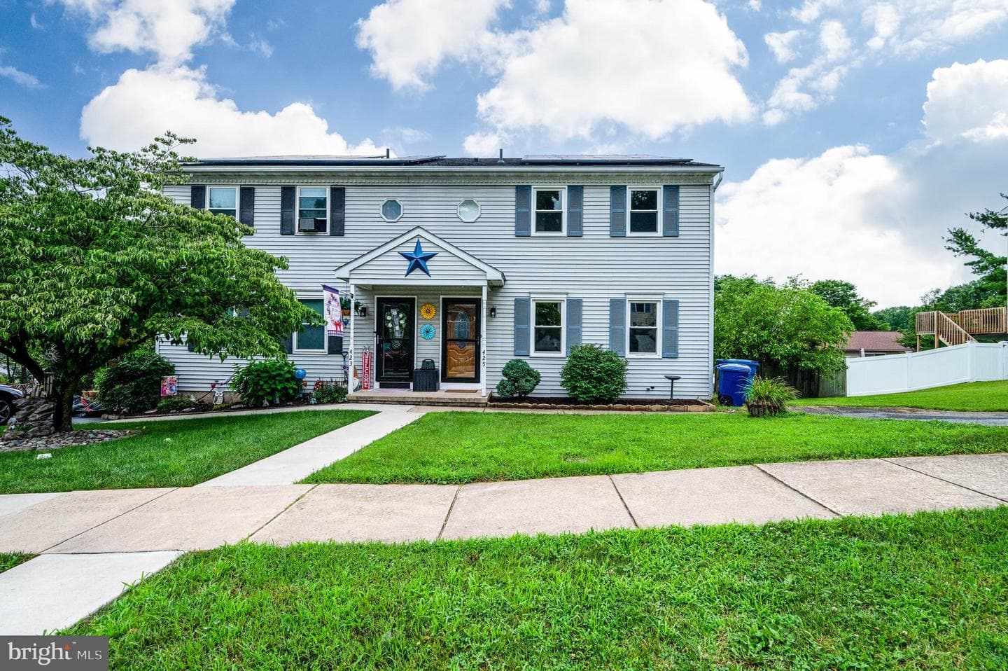 425 Grove Avenue photo 2