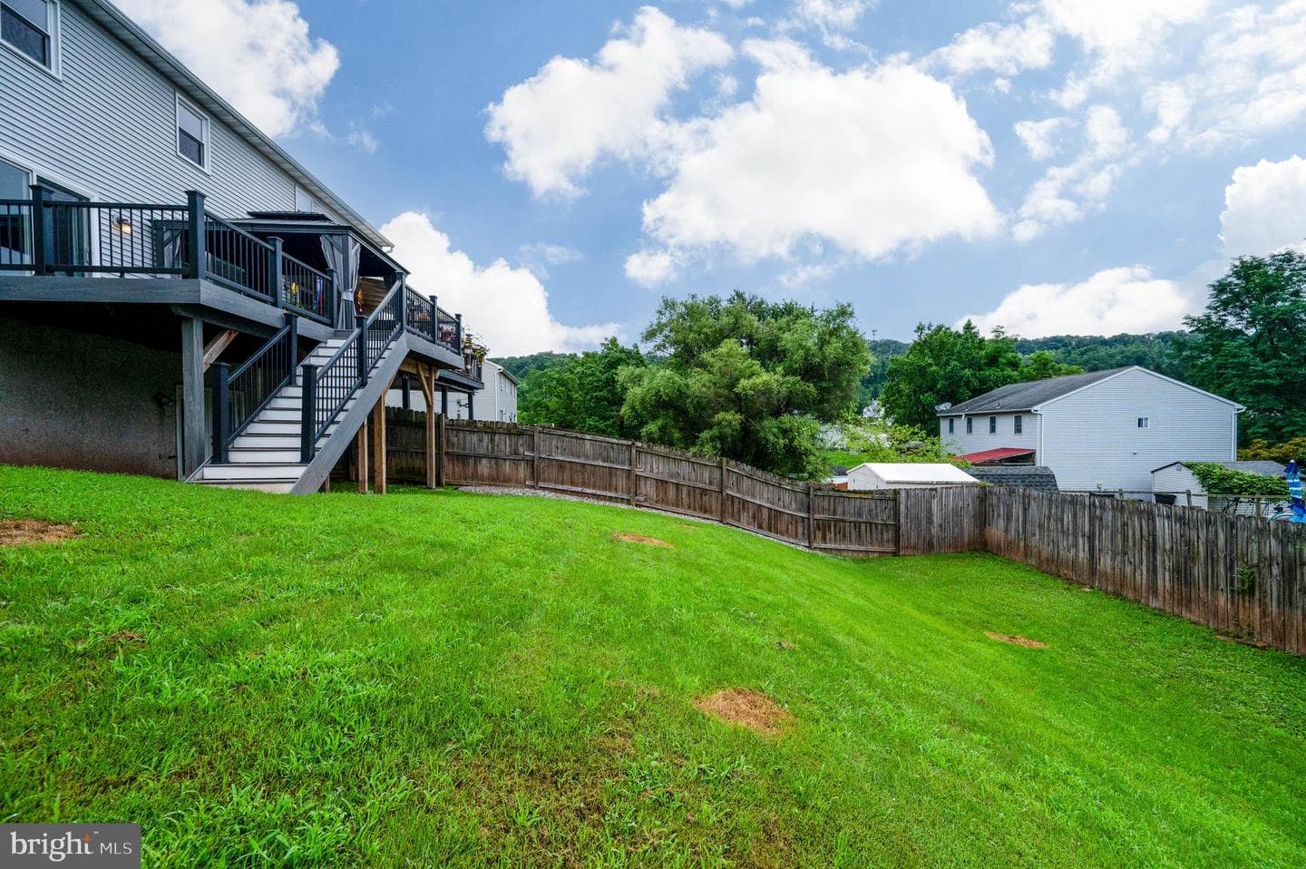 425 Grove Avenue photo 41