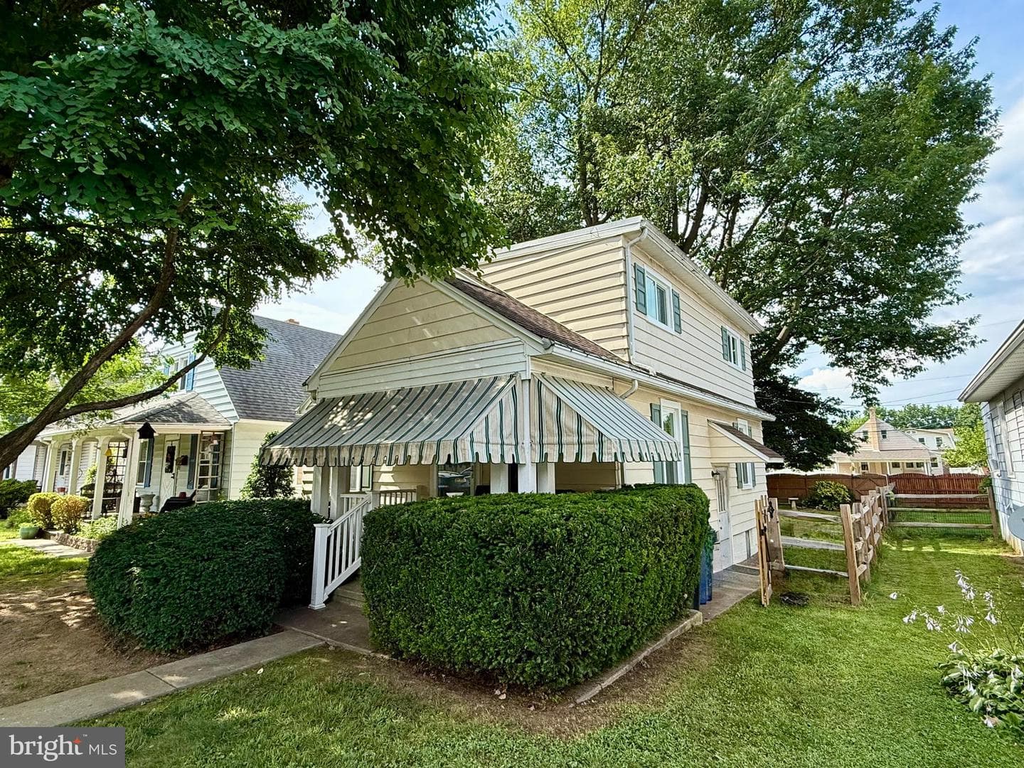 2241 Garfield Avenue photo 3