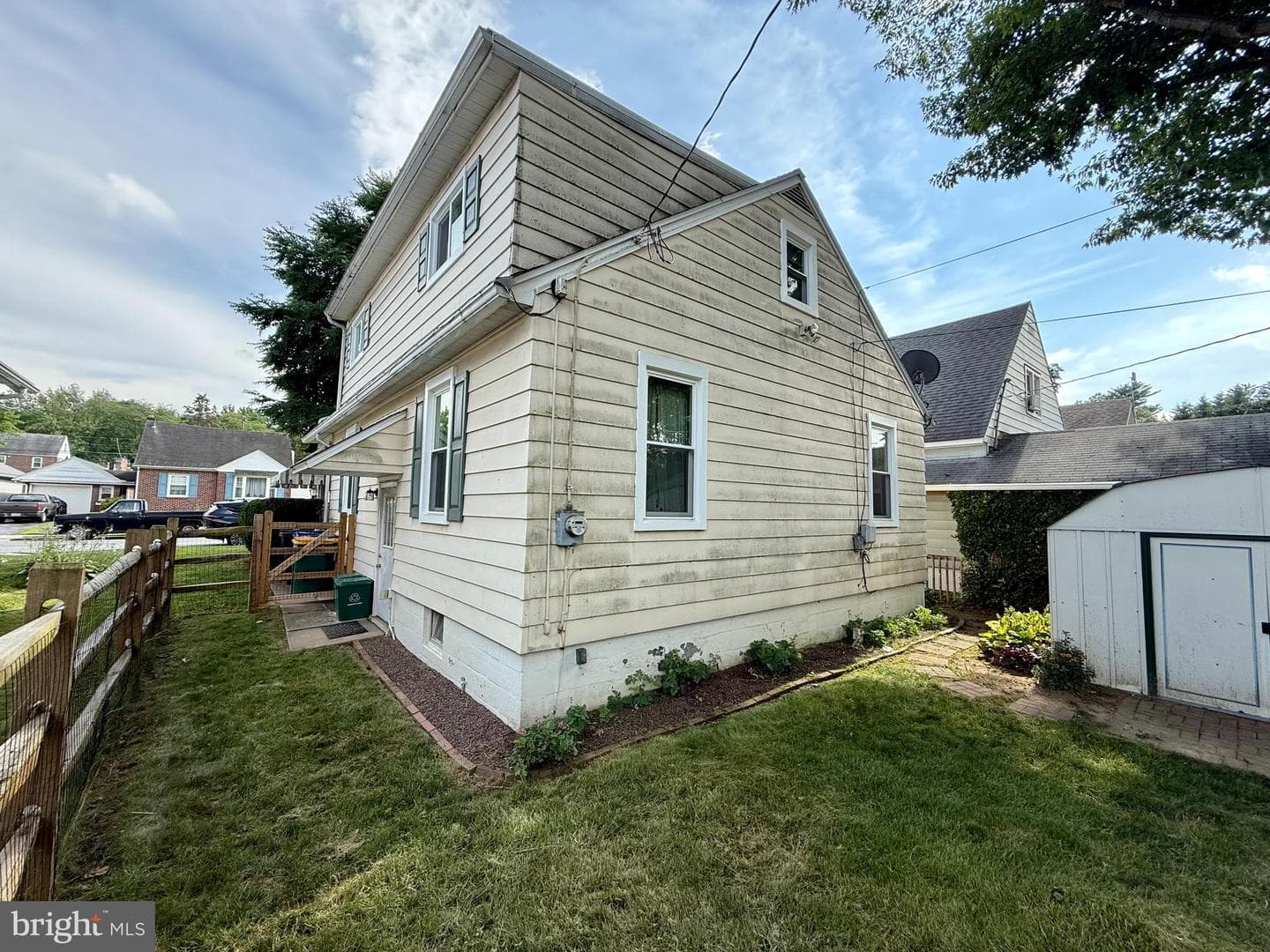 2241 Garfield Avenue photo 4