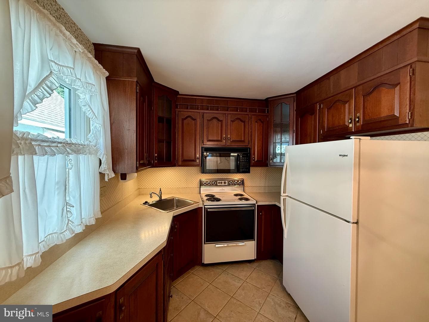 2241 Garfield Avenue photo 6
