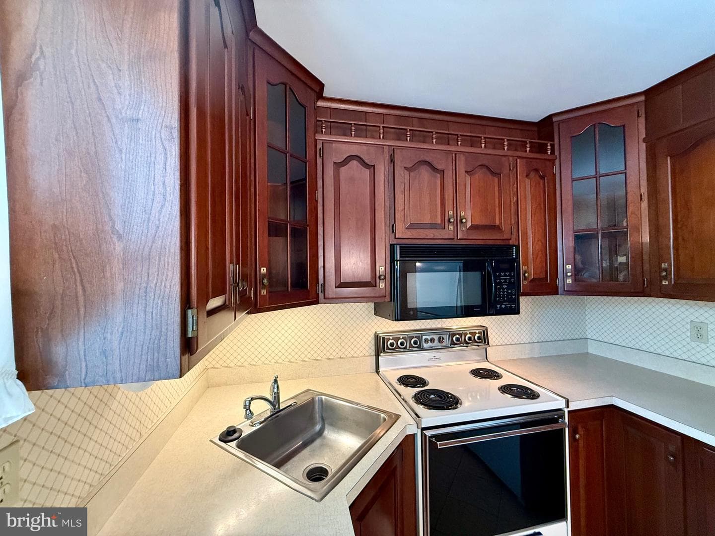 2241 Garfield Avenue photo 8