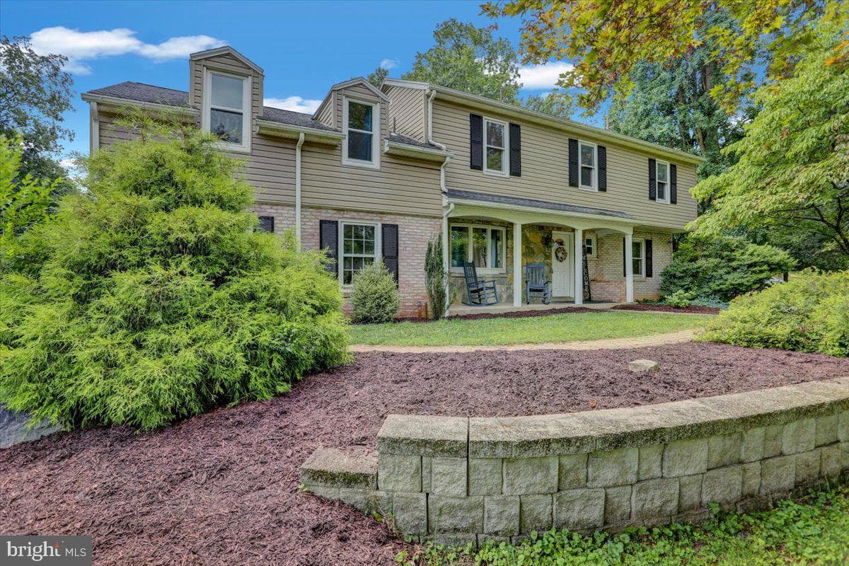 416 Green Lane photo 2